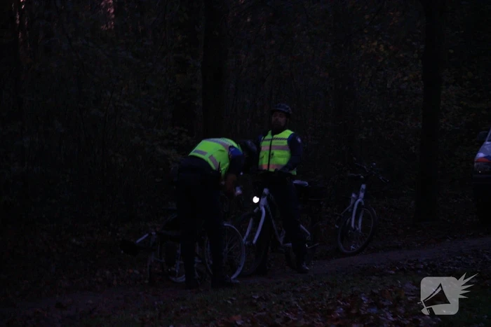 Rolstoel vermiste man aangetroffen in bosgebied