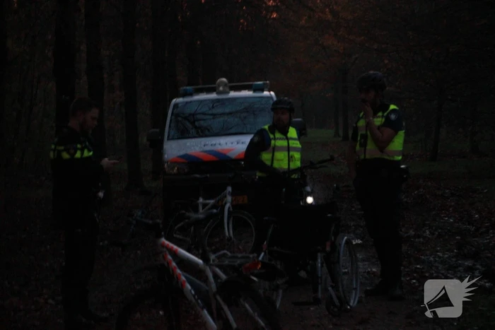 Rolstoel vermiste man aangetroffen in bosgebied