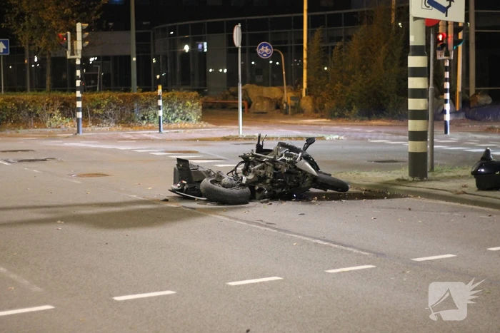 Motorrijder gewond na aanrijding met auto