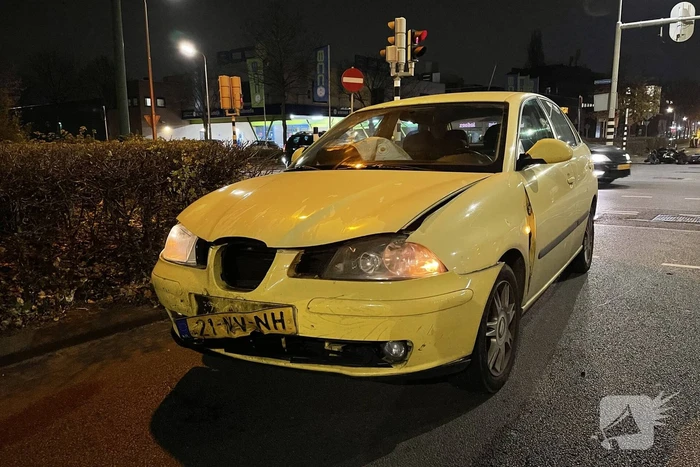 Motorrijder gewond na aanrijding met auto