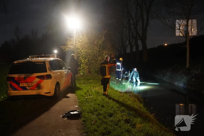 Onderzoek naar gevonden spullen in sloot