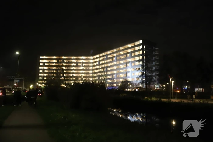 Grote uitslaande brand in wooncomplex