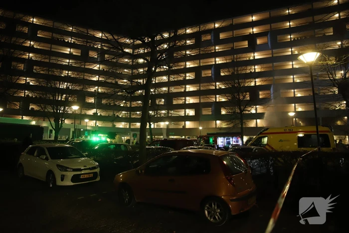 Grote uitslaande brand in wooncomplex