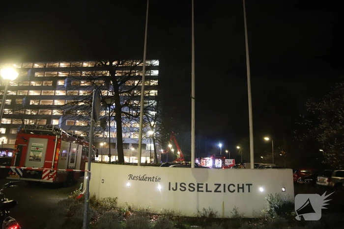 Grote uitslaande brand in wooncomplex