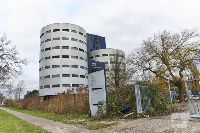 Verloederd Fläktgebouw van binnen gestript