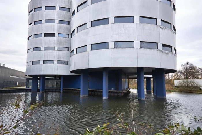 Verloederd Fläktgebouw van binnen gestript