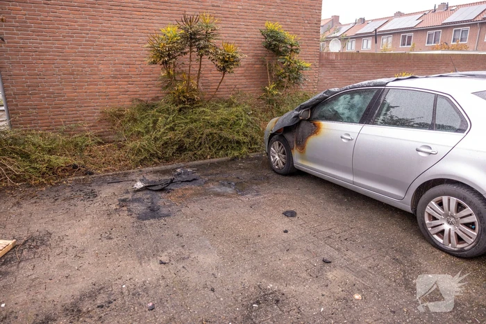 Liendert opgeschrikt door nachtelijke autobranden
