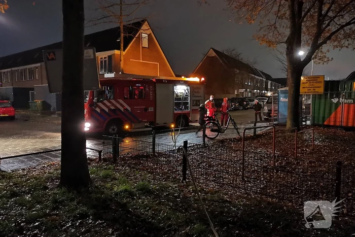 Brand gesticht onder buizen