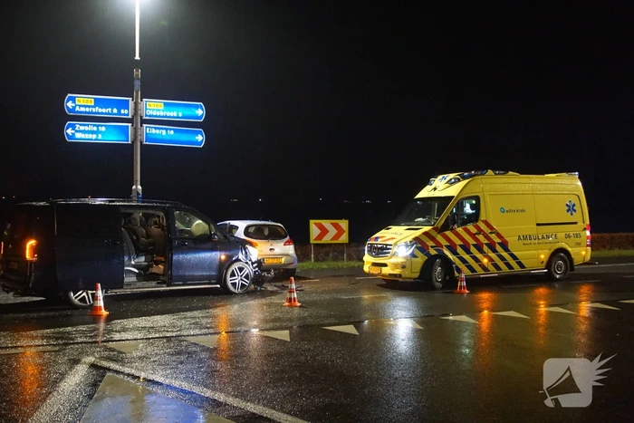 Flinke schade bij ongeval op kruising