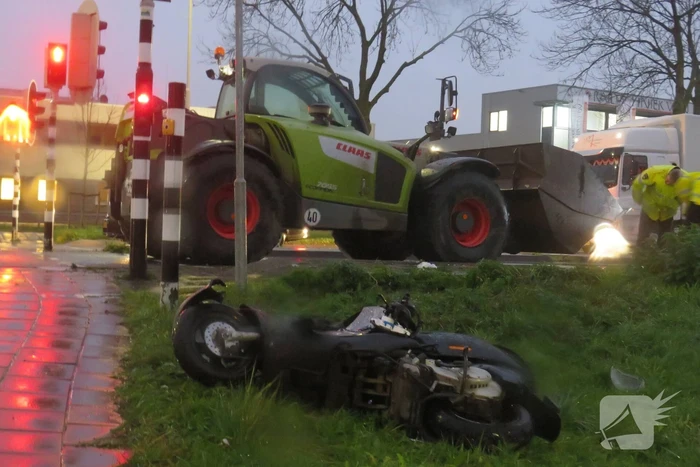 Ernstig ongeval tussen scooter en landbouwvoertuig