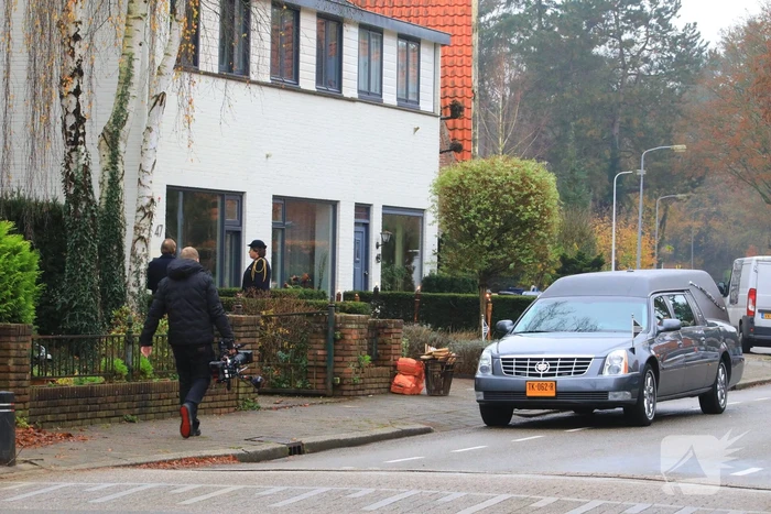 Laatste eer aan overleden brandweerman Pim van der Bruggen
