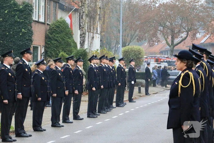 Laatste eer aan overleden brandweerman Pim van der Bruggen