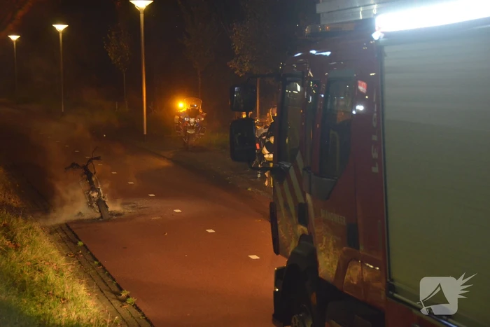 Scooter vat vlam tijdens rit