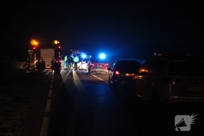 Mercedes compleet onderwater