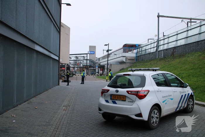 Politie aanwezig door overval op T-Mobile