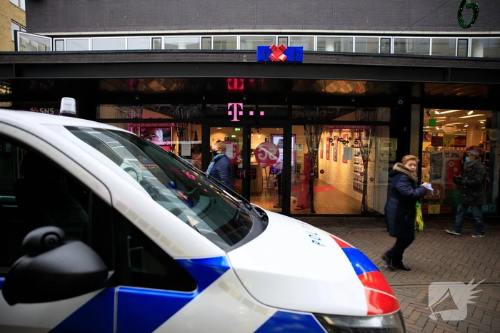 Politie aanwezig door overval op T-Mobile