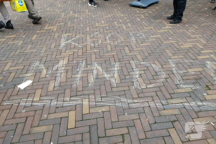 Anti-Black Friday leuzen in winkelstraat