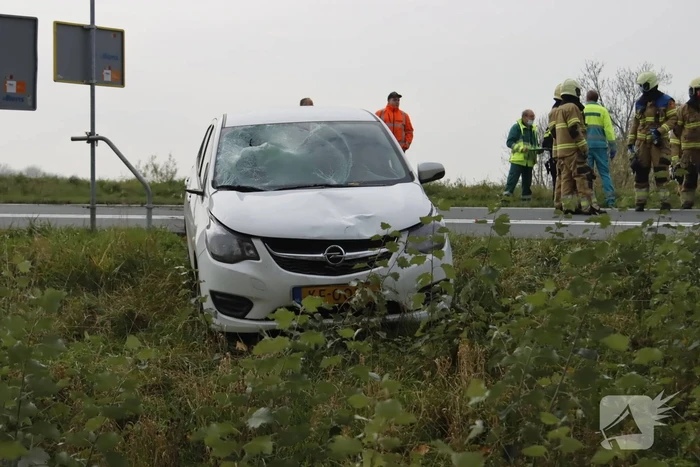 Traumahelikopter landt voor zwaargewond persoon