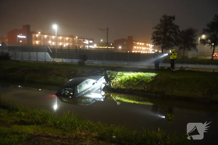 Auto te water