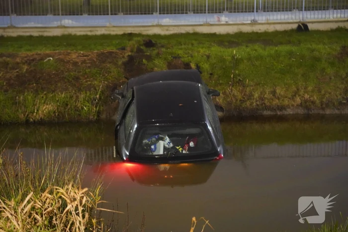 Auto te water