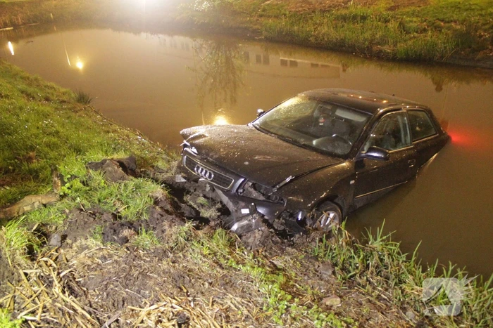 Auto te water