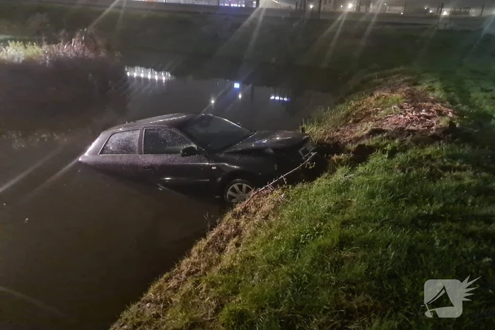 Auto te water