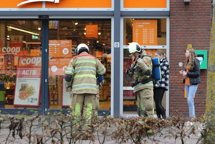 Supermarkt Coop ontruimd wegens vreemde lucht