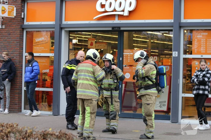 Supermarkt Coop ontruimd wegens vreemde lucht