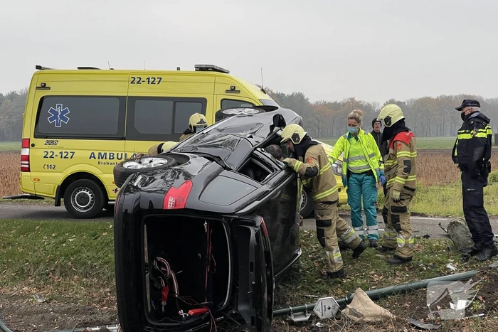 Pieten in botsing met bestelwagen op kruising