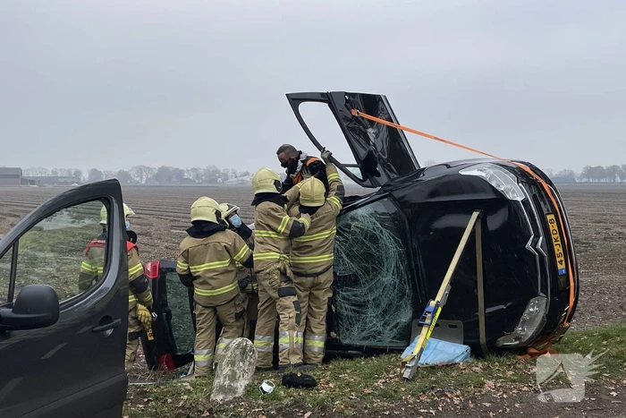 Pieten in botsing met bestelwagen op kruising