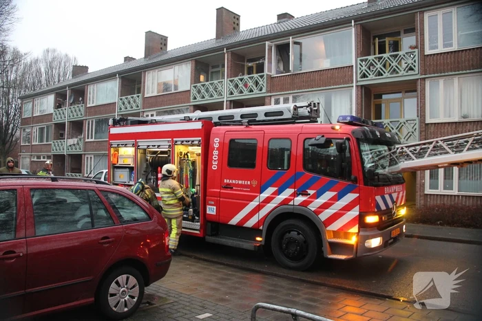 Brand in een trappenhuis van flatgebouw