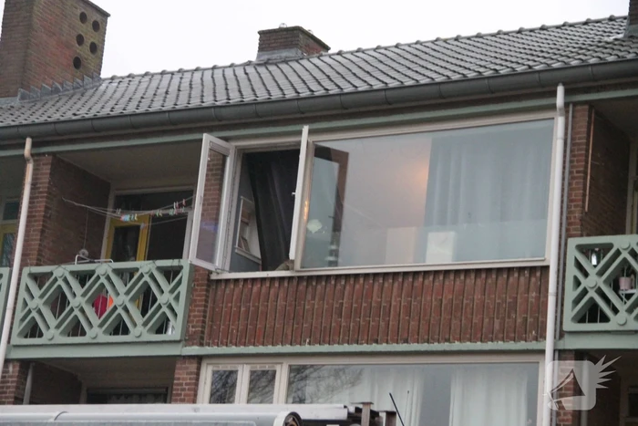Brand in een trappenhuis van flatgebouw