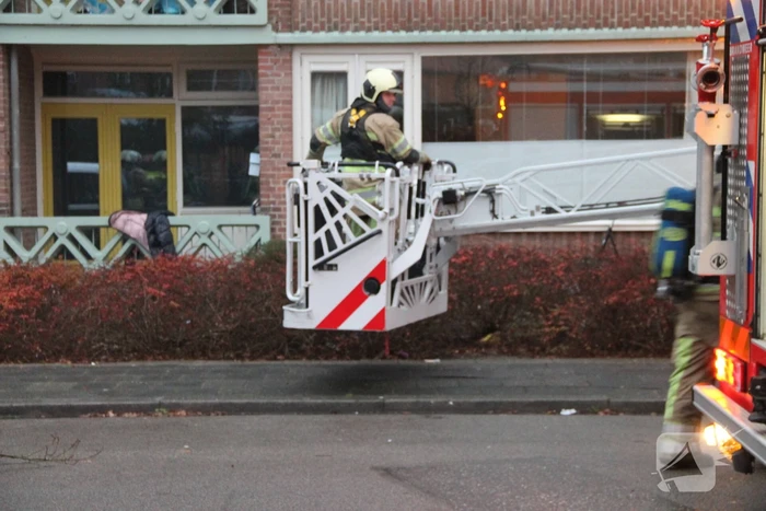 Brand in een trappenhuis van flatgebouw