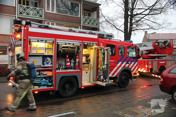 Brand in een trappenhuis van flatgebouw