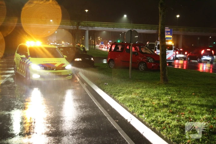 Schade na aanrijding tussen twee auto's