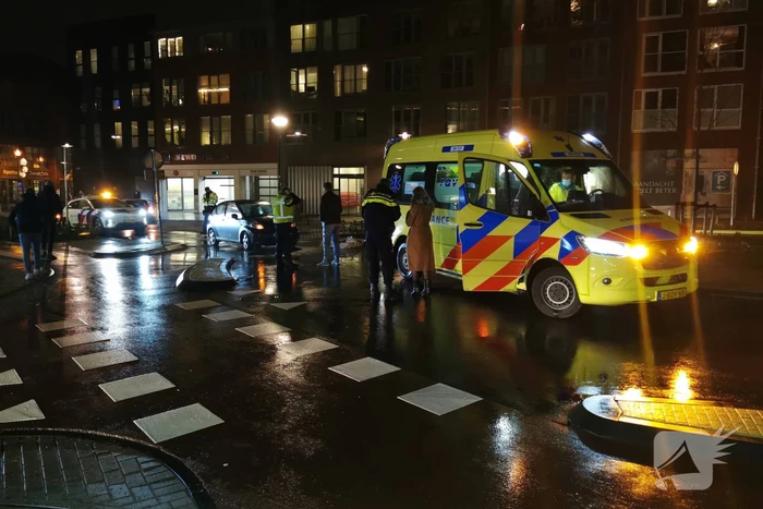 Fietser gewond na botsing met auto