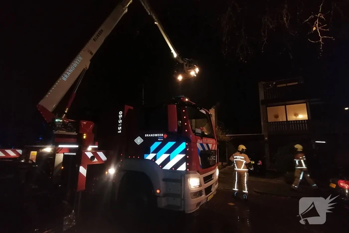 Brand in schoorsteen van woning