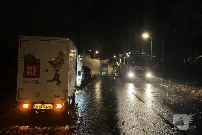 Brand in bezorgauto van Picnic