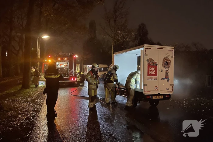 Brand in bezorgauto van Picnic