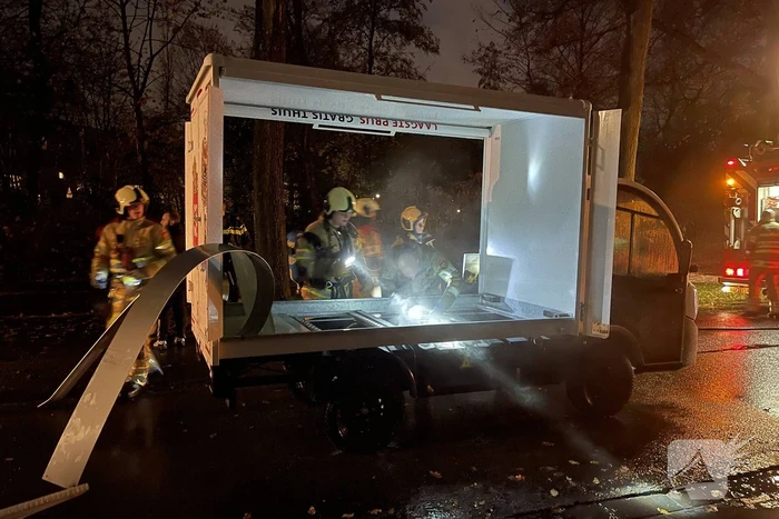 Brand in bezorgauto van Picnic