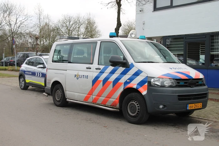 UWV, politie en handhavers doen onderzoek bij autobedrijf