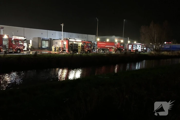 Vrachtwagen verwoest door brand
