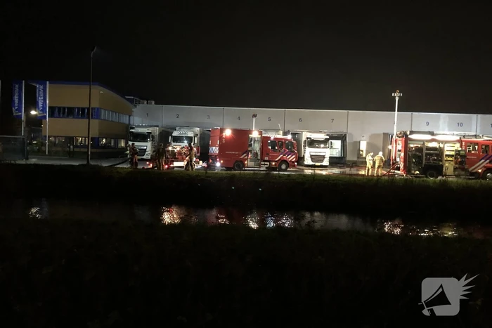 Vrachtwagen verwoest door brand