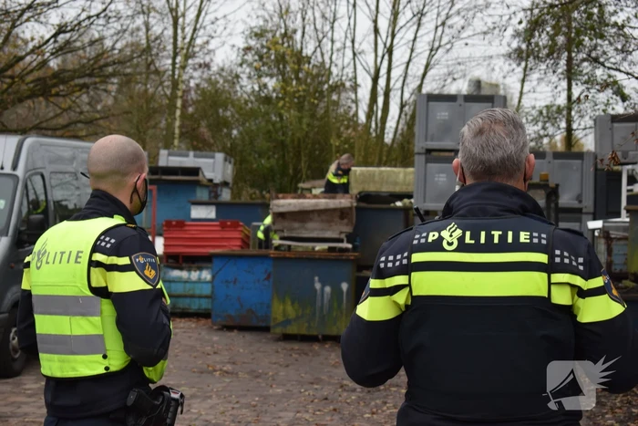 Politie vindt ondergrondse container met hennepkwekerij