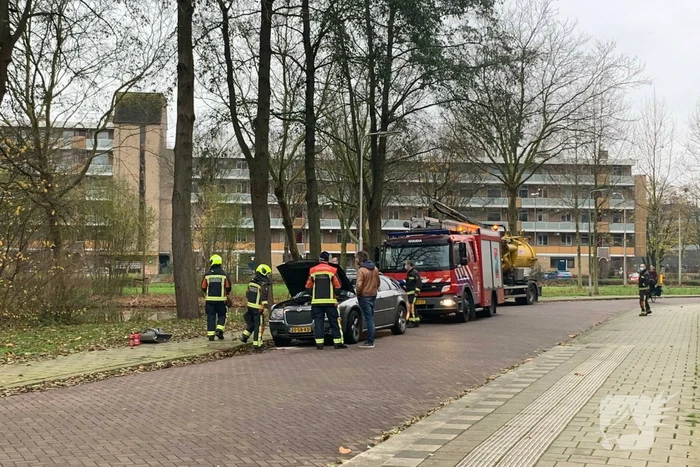 Brand na bijvullen olietank auto