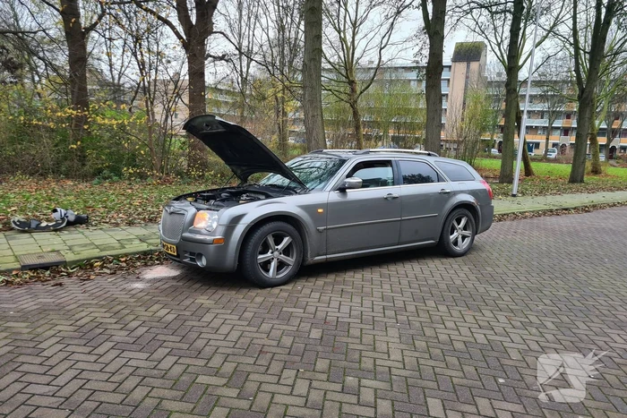 Brand na bijvullen olietank auto