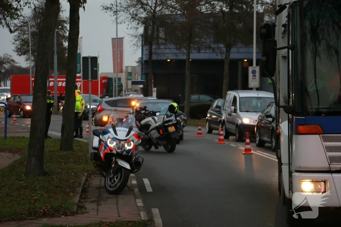 Wiel van auto breekt af na aanrijding