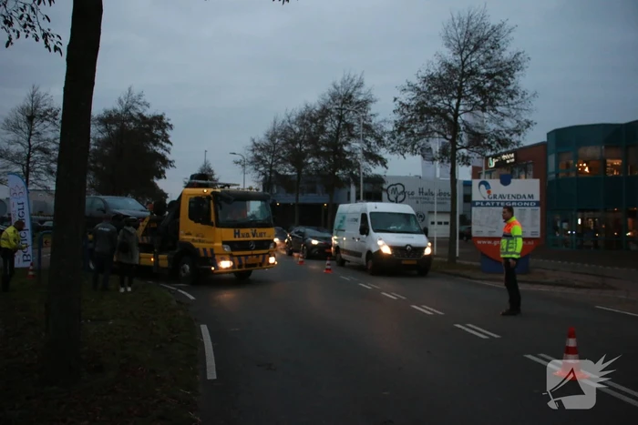 Wiel van auto breekt af na aanrijding