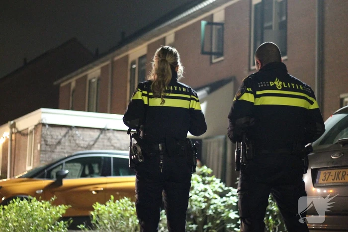 Brand in zonnepanelen op dak van woning