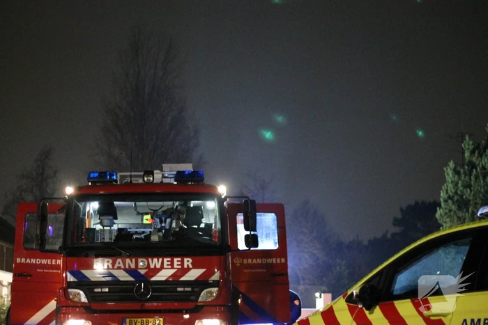 Brand in zonnepanelen op dak van woning